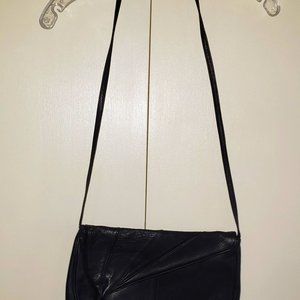 Vintage black leather shoulder purse
